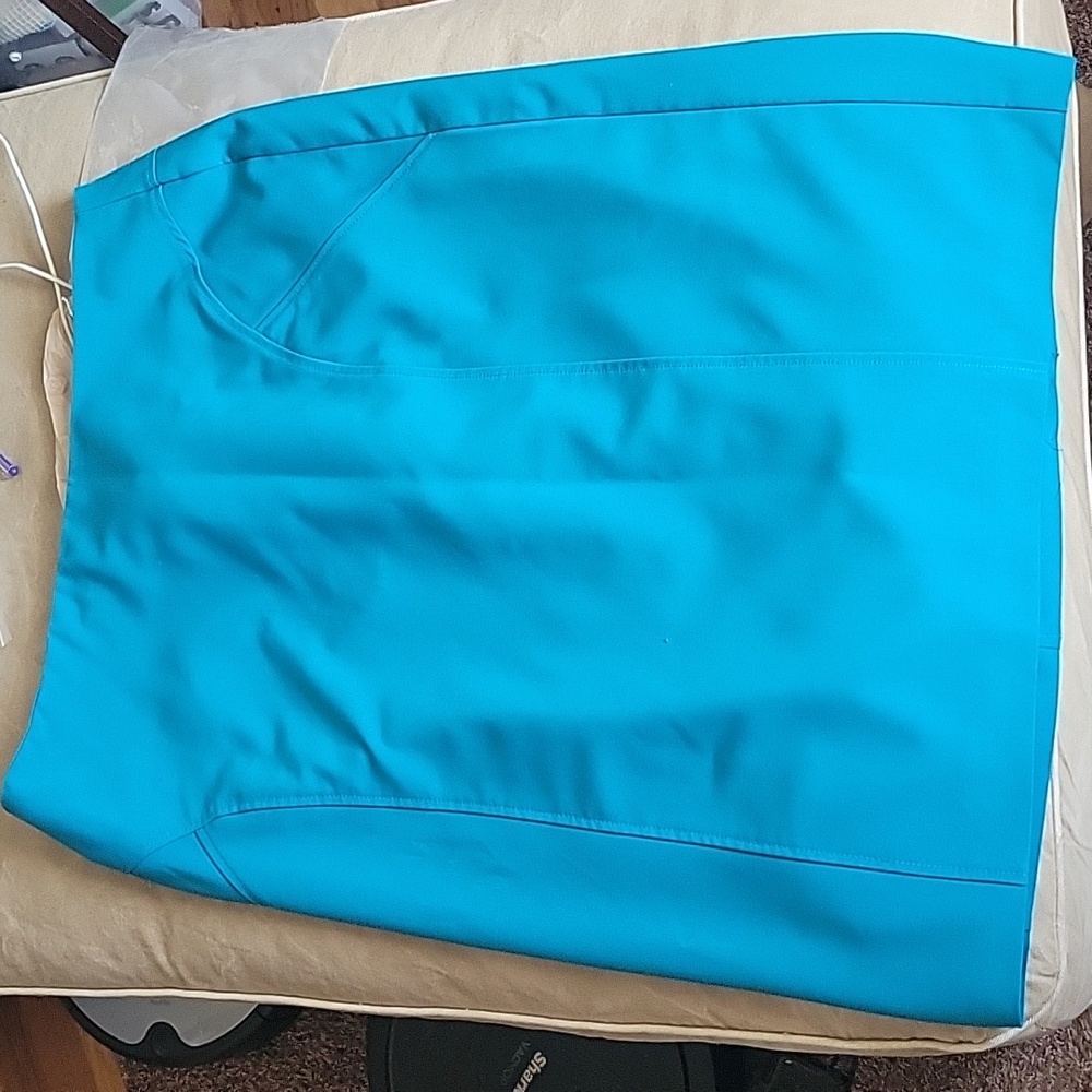 Mid length skirt